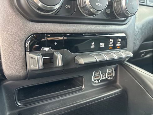 Used 2021 RAM 1500 Big Horn AWD/4WD image 16
