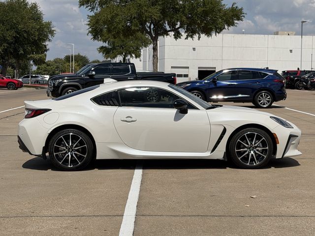 Used 2024 Toyota GR86 RWD image 3