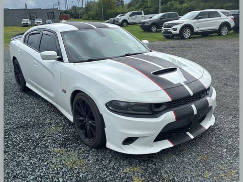 Used 2019 Dodge Charger Scat Pack RWD image 1