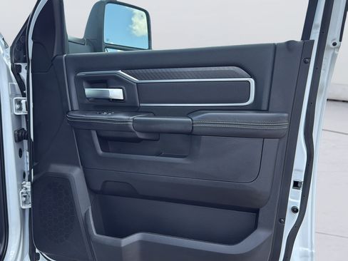 New 2026 RAM 3500 Big Horn AWD/4WD image 9