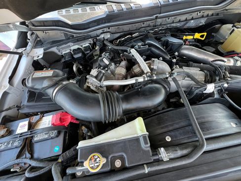 Used 2019 Ford F250 Lariat w/ Lariat Value Package AWD/4WD image 13