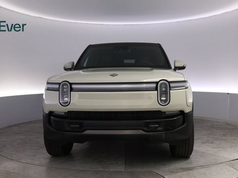 Used 2025 Rivian R1S Adventure AWD/4WD image 12