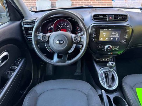 Used 2018 Kia Soul + image 13