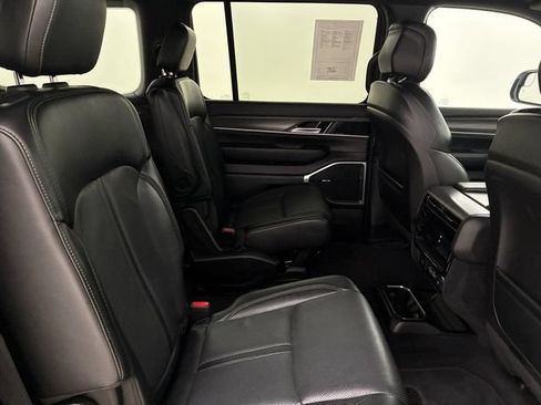 Used 2024 Jeep Wagoneer Series III AWD/4WD image 16