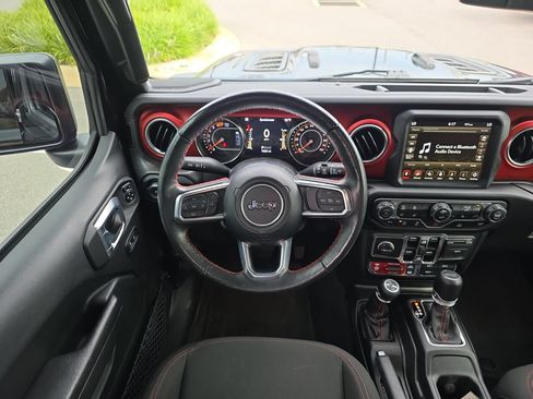 Used 2023 Jeep Wrangler Unlimited Rubicon w/ Cold Weather Group AWD/4WD image 12