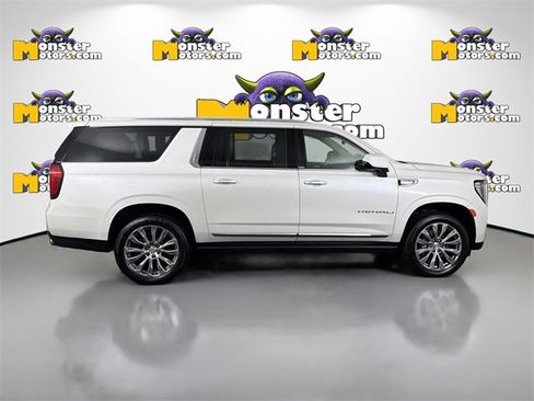 Used 2022 GMC Yukon XL Denali image 4