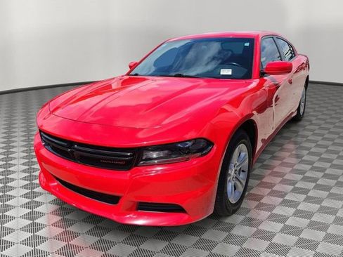 Used 2020 Dodge Charger SXT w/ Leather Interior Group RWD image 2