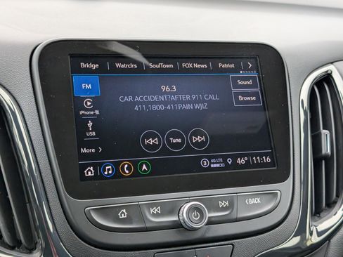 Used 2022 Chevrolet Equinox RS w/ Infotainment Package image 23