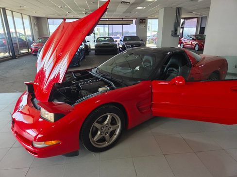 Used 2003 Chevrolet Corvette Coupe w/ Preferred Equipment Group RWD image 31