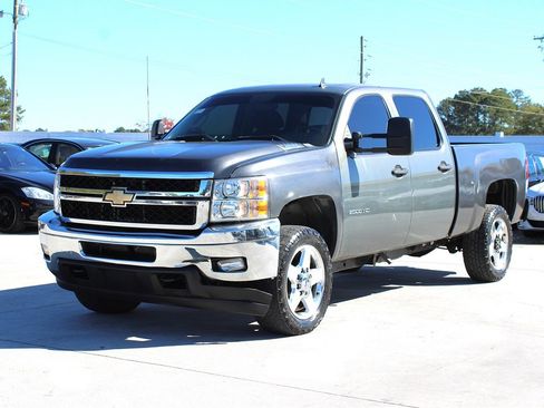 Used 2011 Chevrolet Silverado 2500 LT w/ Interior Plus Package image 3