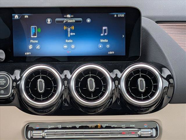 Certified 2026 Mercedes-Benz GLA 250 4MATIC image 11