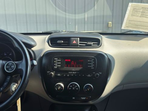 Used 2014 Kia Soul + FWD image 16