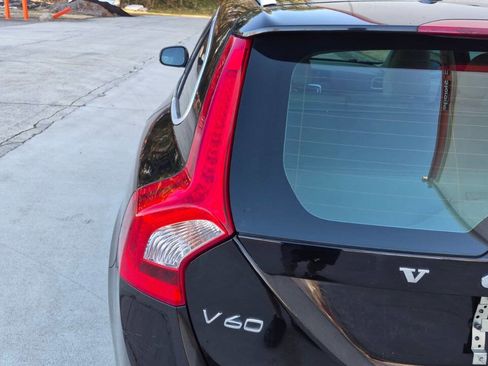 Used 2015 Volvo V60 T5 Premier image 19