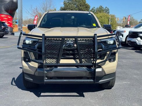 Used 2024 Chevrolet Colorado Z71 w/ Z71 Convenience Package 2 image 8