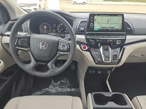 New 2026 Honda Odyssey Touring image 13