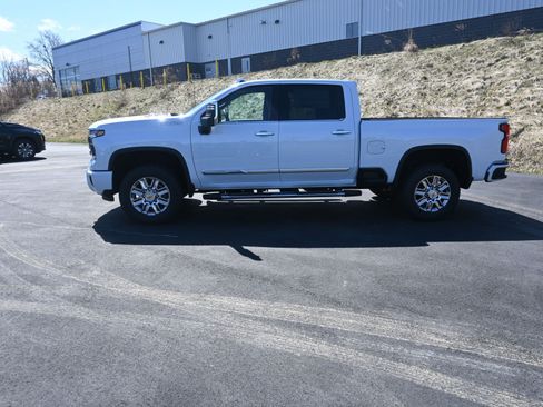 New 2026 Chevrolet Silverado 3500 High Country w/ High Country Premium Package AWD/4WD image 8