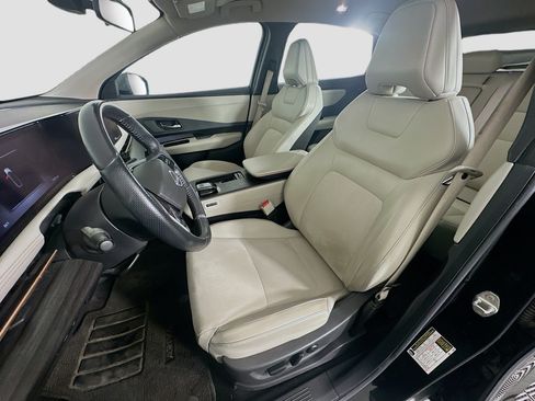 Used 2023 Nissan Ariya FWD image 13