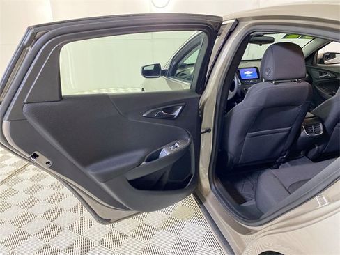 Used 2022 Chevrolet Malibu LT image 29