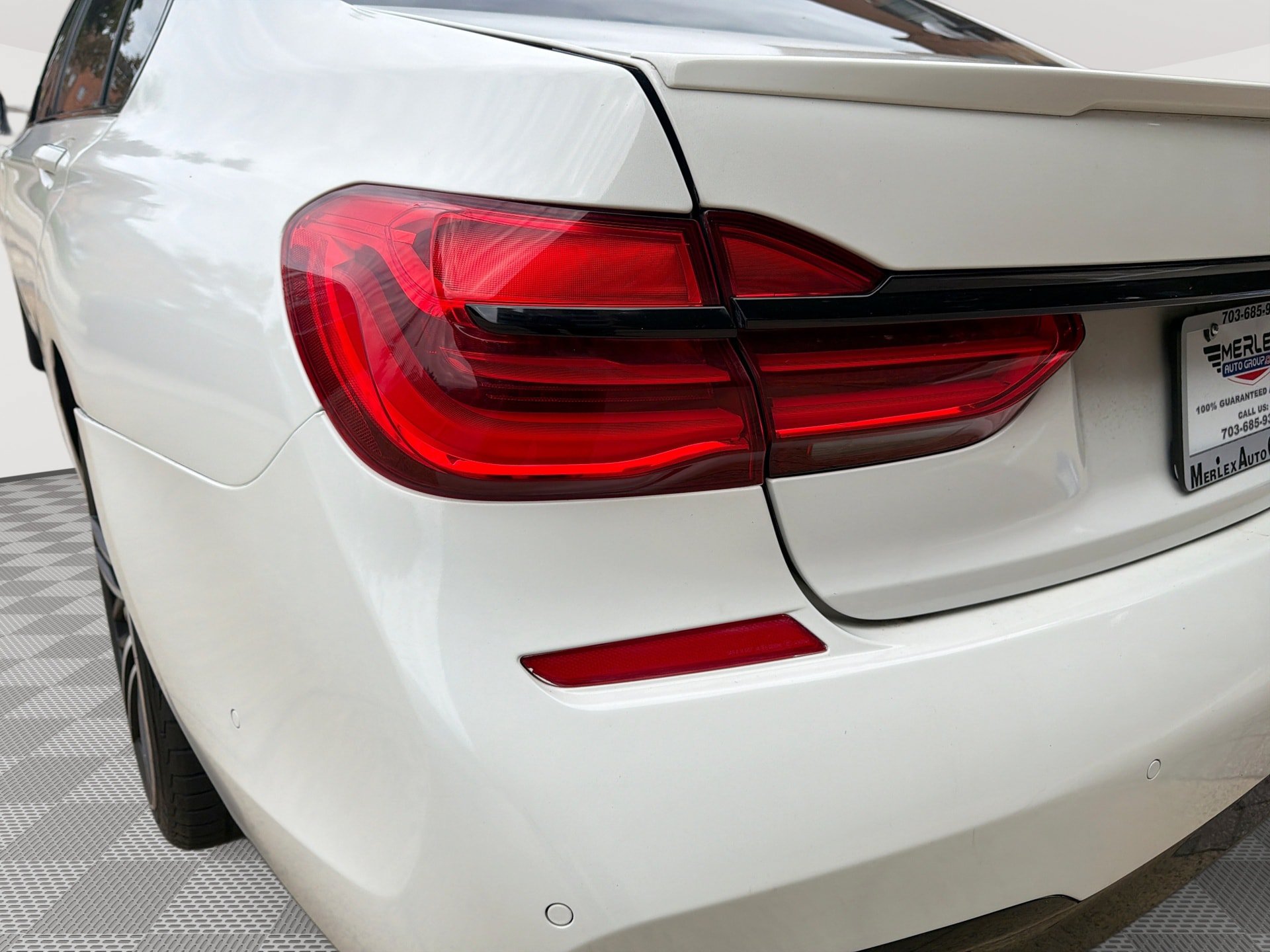 Used 2018 BMW 750i w/ Executive Package RWD image 45
