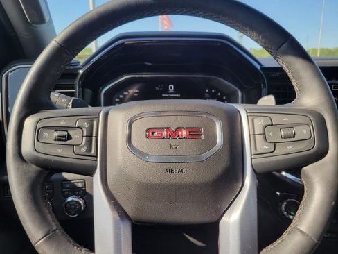 Used 2023 GMC Sierra 1500 SLT w/ SLT Premium Package AWD/4WD image 10