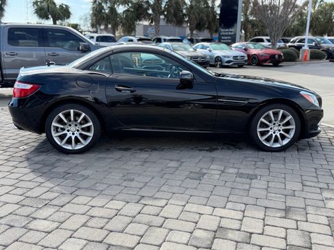 Used 2016 Mercedes-Benz SLK 300 image 4