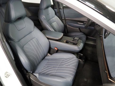 Used 2024 Nissan Ariya Platinum+ image 2