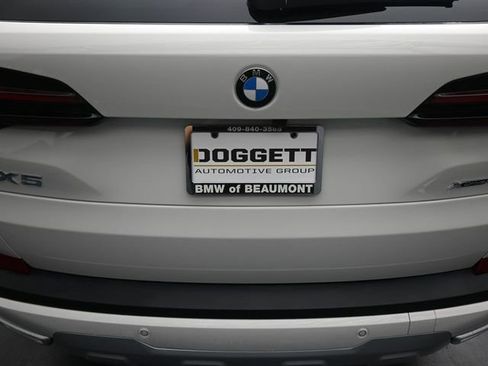 Used 2026 BMW X5 xDrive40i w/ Climate Comfort Package image 16