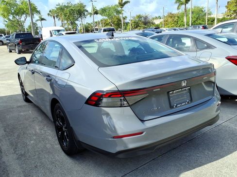 Used 2025 Honda Accord SE image 4