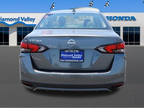 Used 2025 Nissan Versa SV FWD image 5