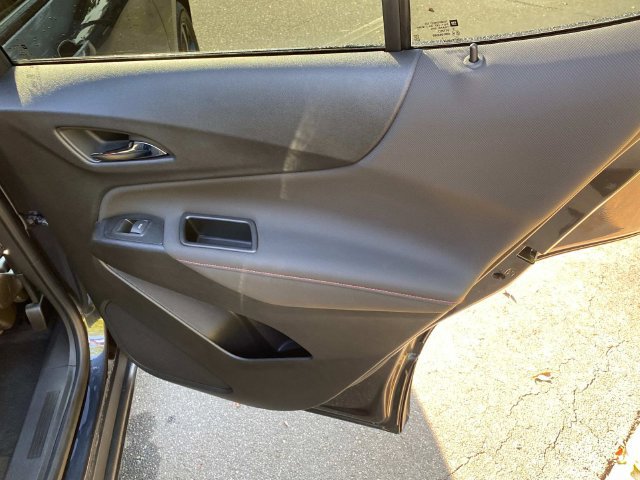 Used 2022 Chevrolet Equinox RS w/ Infotainment Package FWD image 34