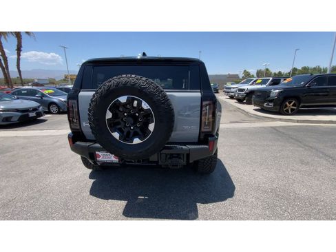 Used 2024 GMC Hummer EV 2X w/ Extreme Off-Road Package AWD/4WD image 7