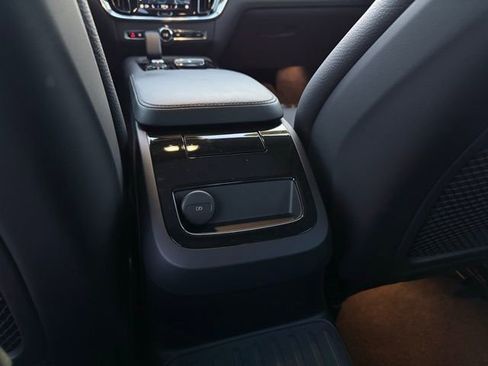 Certified 2024 Volvo S60 T8 Plus image 28