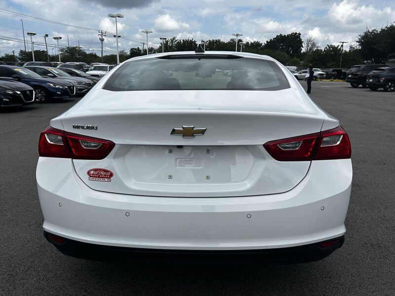 Used 2021 Chevrolet Malibu LS w/ Driver Confidence Package II FWD image 4