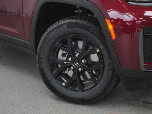 New 2026 Jeep Grand Cherokee L 4WD image 4