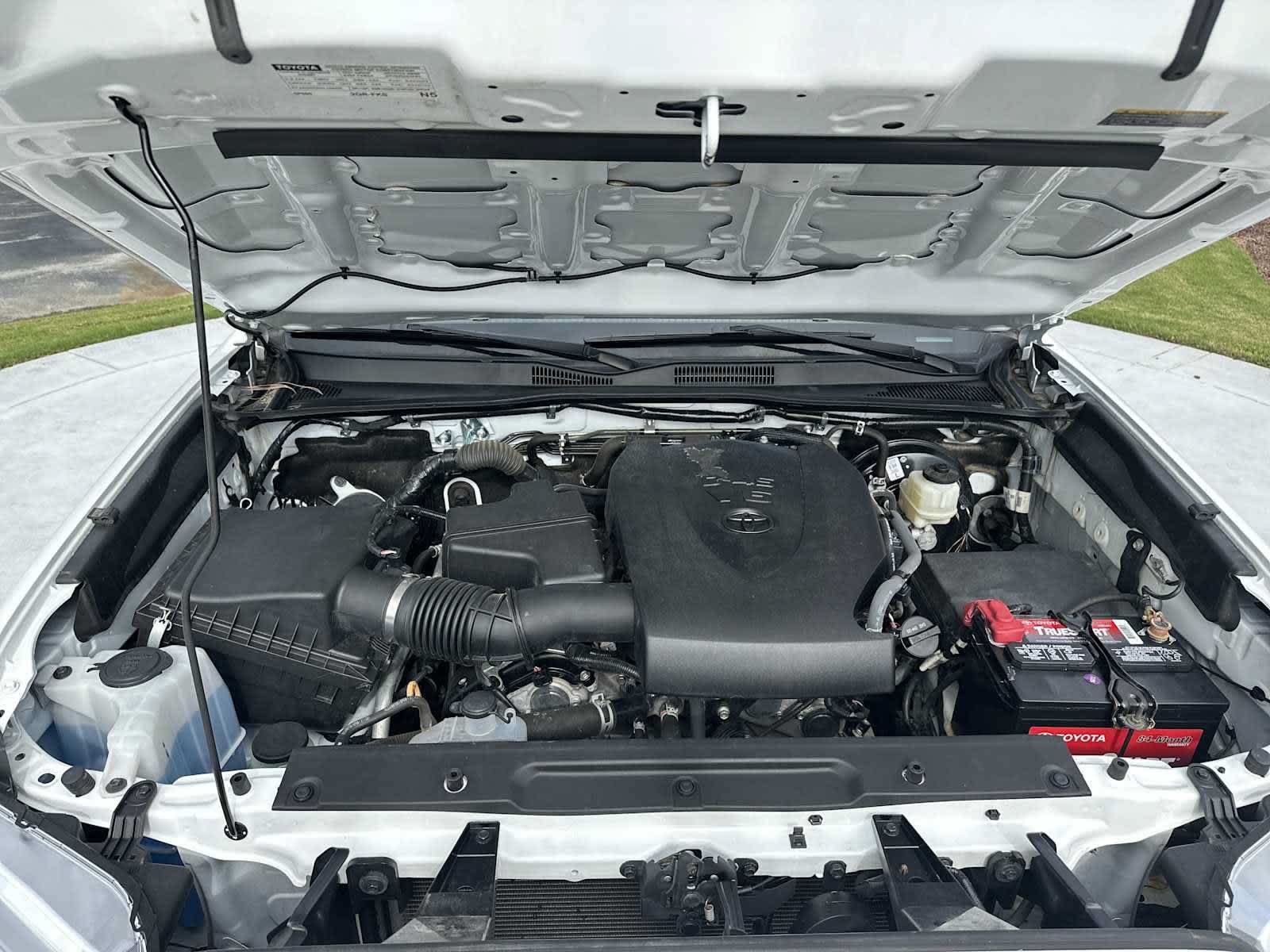 Used 2022 Toyota Tacoma TRD Off-Road w/ Technology Package RWD image 33