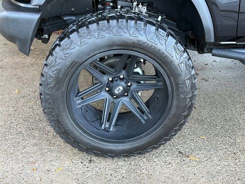 Used 2025 Ford Bronco 4-Door image 16