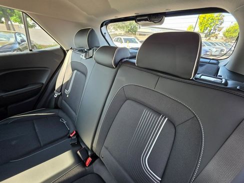 New 2025 Hyundai Venue Limited image 18