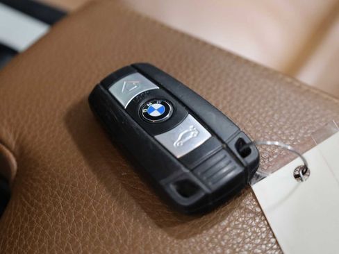 Used 2007 BMW 335i Convertible image 45