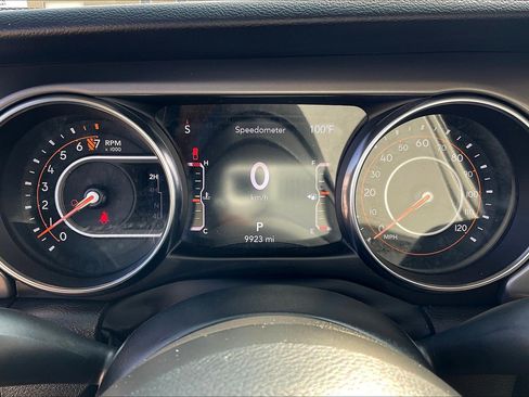 Used 2022 Jeep Gladiator Sport image 24