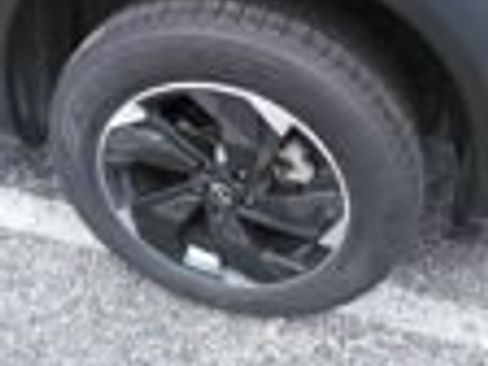 Used 2025 Nissan Rogue SV AWD/4WD image 7