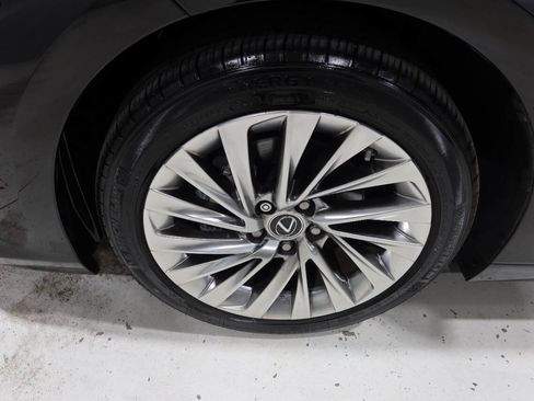 Used 2022 Lexus ES 350 Ultra Luxury w/ Accessory Package 2 FWD image 10