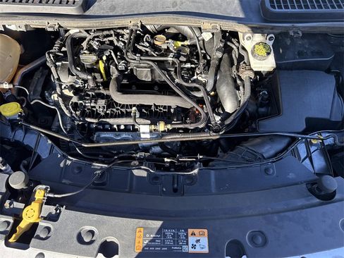 Used 2019 Ford Escape SE image 32