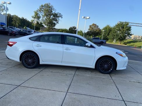Used 2018 Toyota Avalon Touring w/ All Weather Liner Package FWD image 20