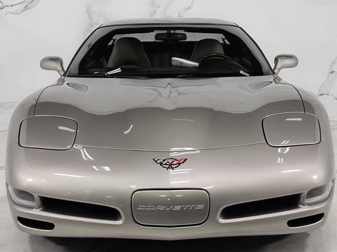 Used 1999 Chevrolet Corvette Coupe w/ Performance Handling Pkg RWD image 7