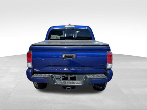 Used 2022 Toyota Tacoma TRD Sport w/ Technology Package image 6