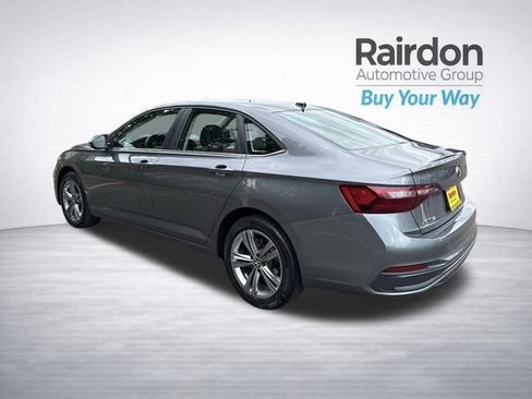 Used 2024 Volkswagen Jetta SE FWD image 5