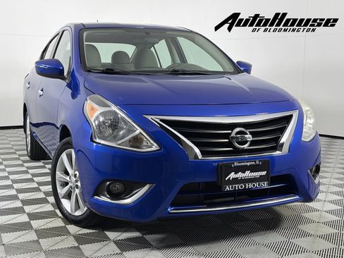 Used 2015 Nissan Versa SL image 1