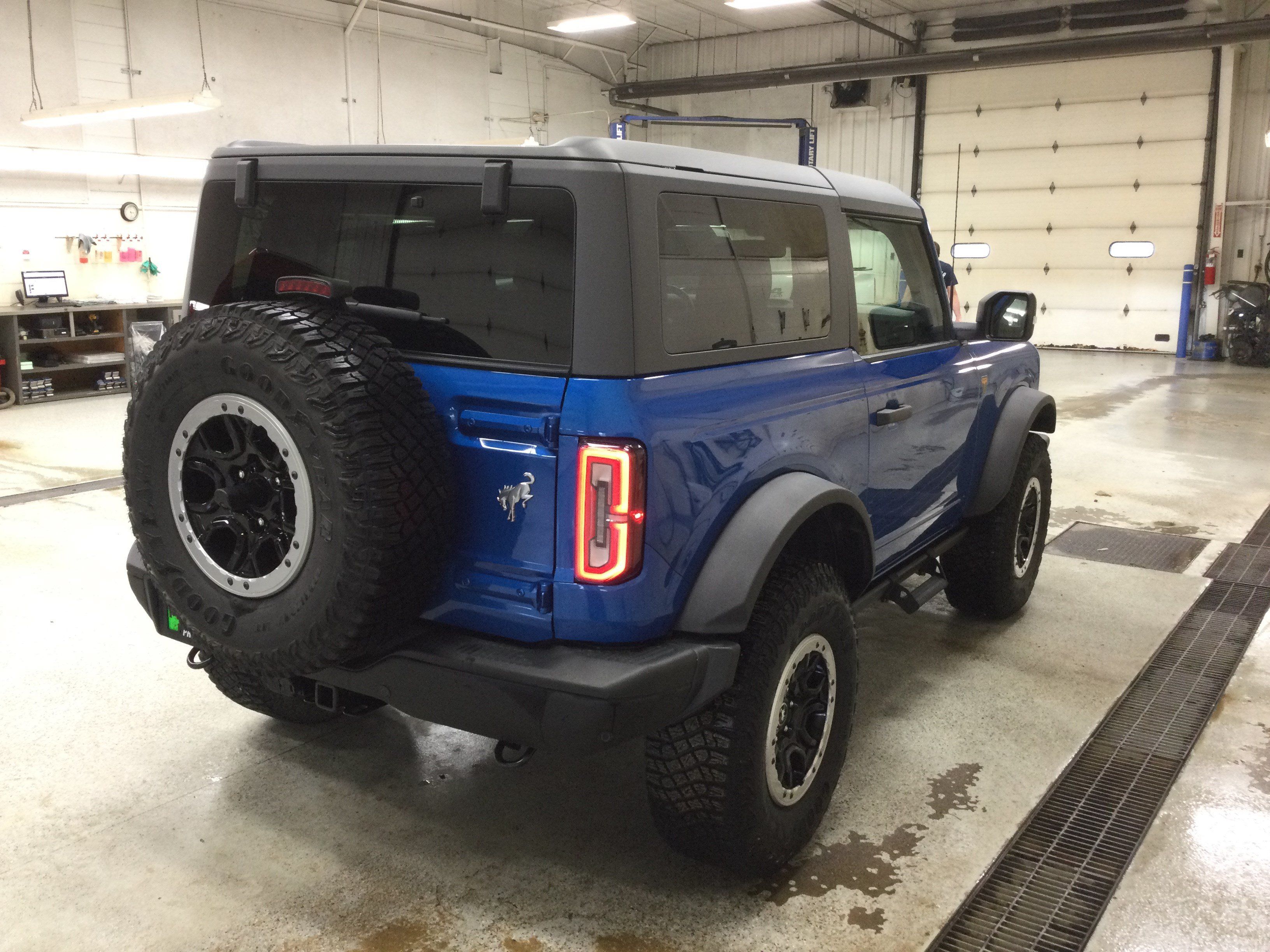 Used 2023 Ford Bronco Badlands w/ Sasquatch Package AWD/4WD image 5