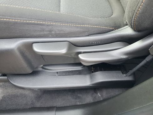 Used 2020 Chevrolet Traverse LS image 22