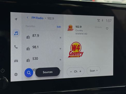 Certified 2024 Toyota Corolla SE image 4